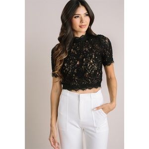 BLACK LACE CROP TOP